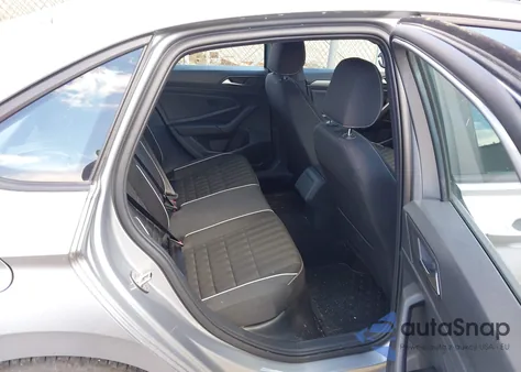 2022 Volkswagen Jetta 1.5T Sport z USA, uszkodzony, nr VIN 3VWBM7BU6NM033320